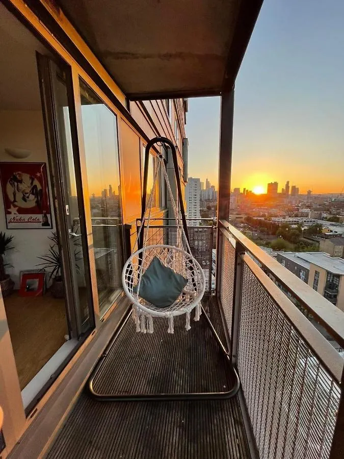Whitechapel Two Bedroom Luxury Apartment - Free Private Parking - City Views لندن