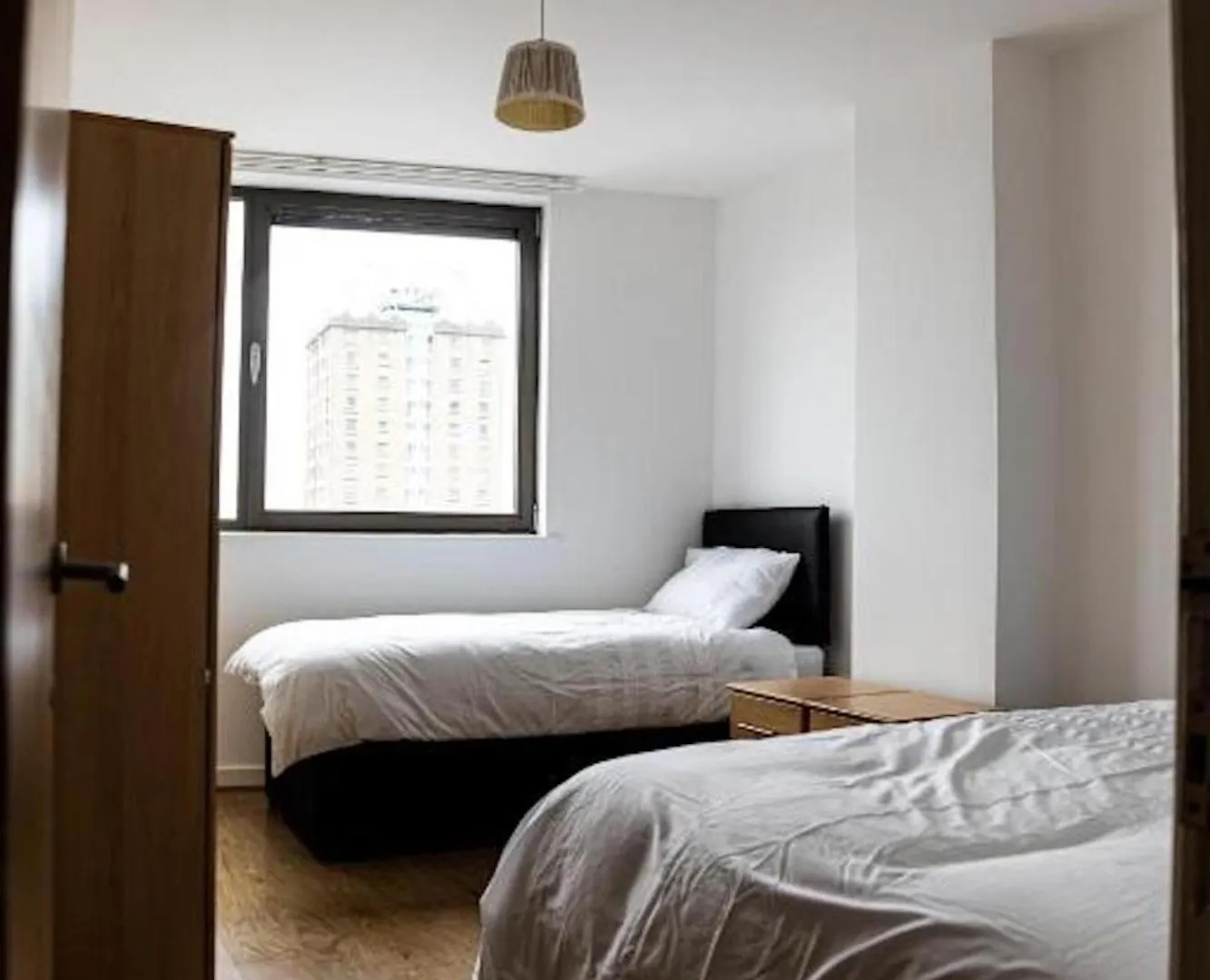 Whitechapel Two Bedroom Luxury Apartment - Free Private Parking - City Views لندن